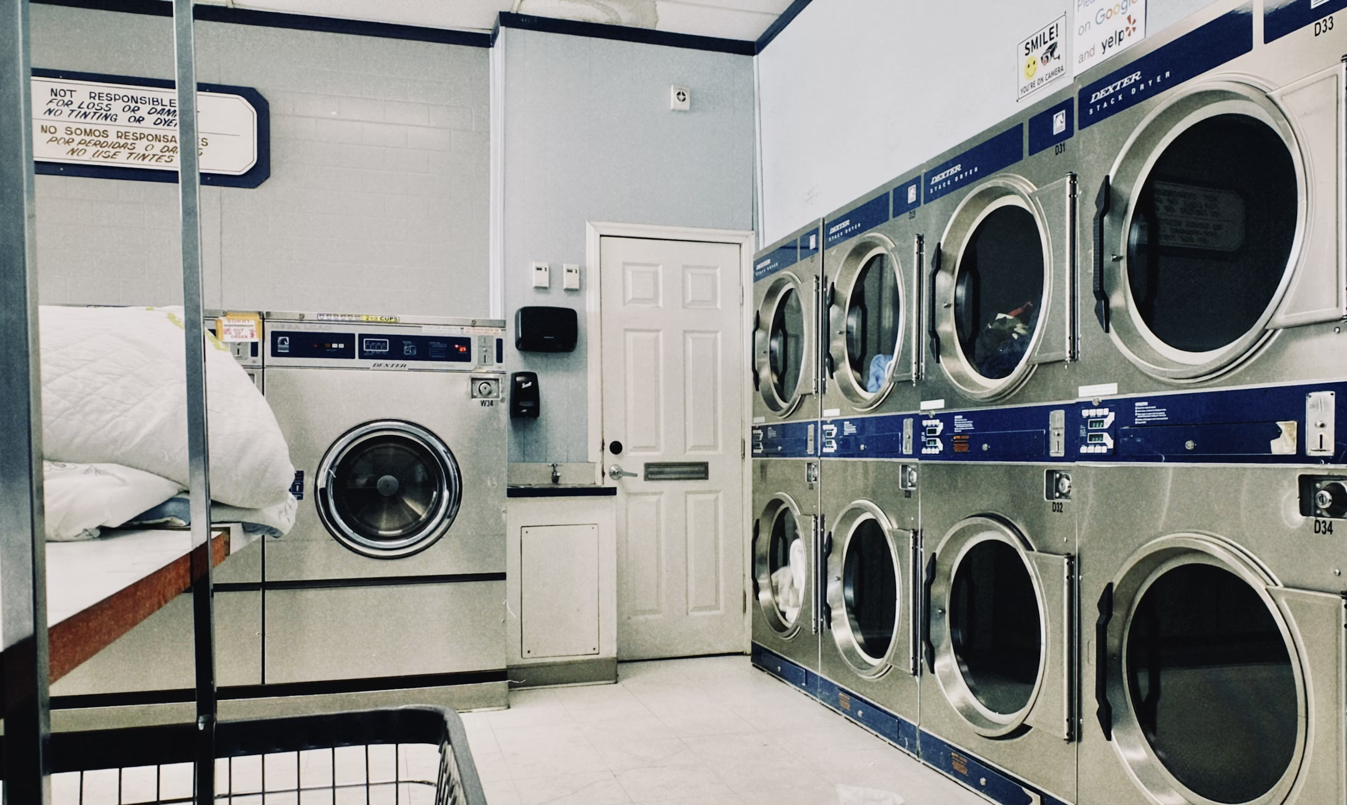 Whoosh Laundry Logo